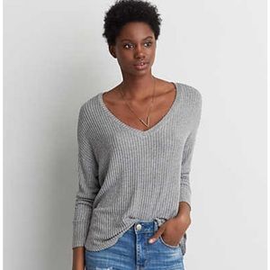 📦American Eagle Soft & Sexy Rib V-Neck Plush Top